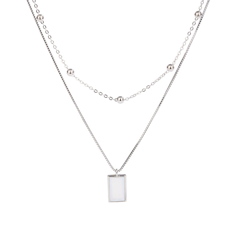 Collar de plata de ley de doble capa de fritillary blanco para mujeres luz nicho de lujo apilado Cadena de clavícula colgante cuadrado Cadena de suéter de alto grado