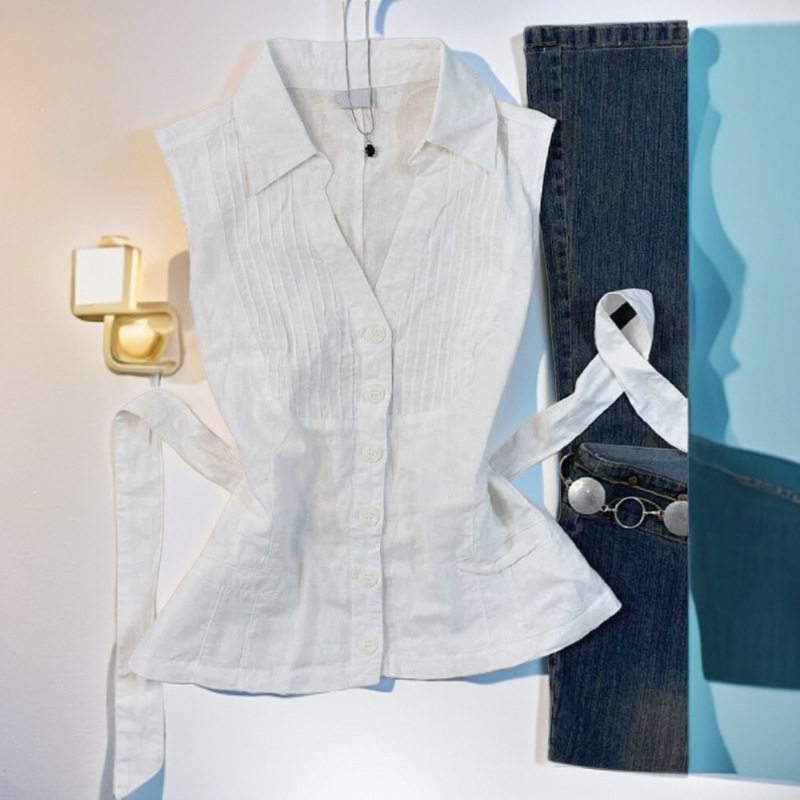 Korean-style design deep-neck single-breasted tie-back shirt, new summer fashion top Korean-style design deep-neck single-breasted tie-back shirt, new summer fashion top