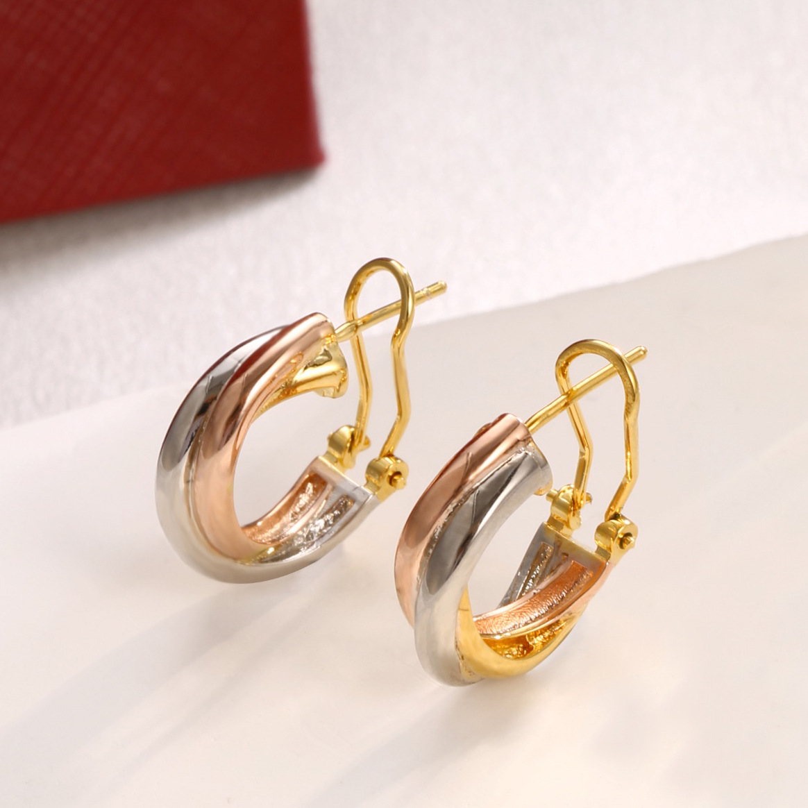 Unisex Live Broadcast Three Ring Three Color Earrings High Version Fashion Diamond Studded Design Color Separated Ear Studs And Ear Buckles_voghion.com