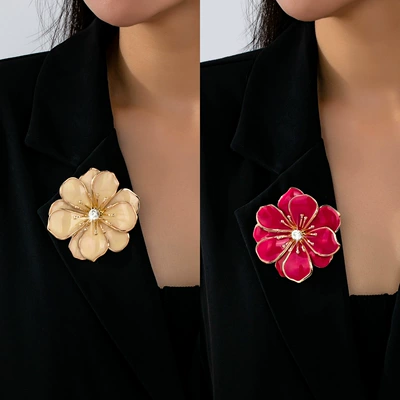 Cross-Border Enamel Flower Brooch with a High-End Feel, Diamond-Encrusted Camellia Pin, Elegant Accessory for Suits and Coats, Wholesale