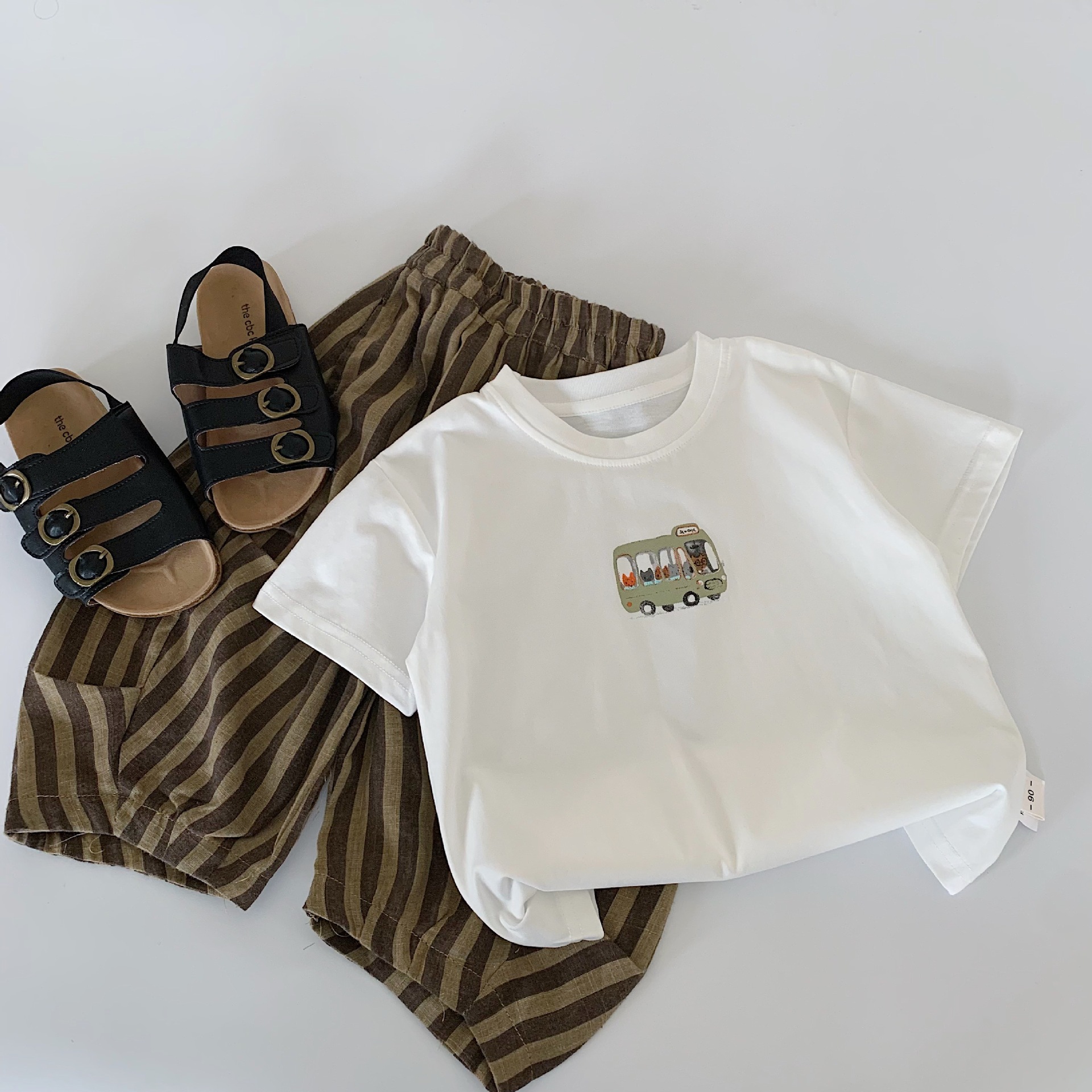 Camiseta de manga corta de verano para niños Maibao 2025 verano nuevo suéter de estilo occidental para niños coreanos