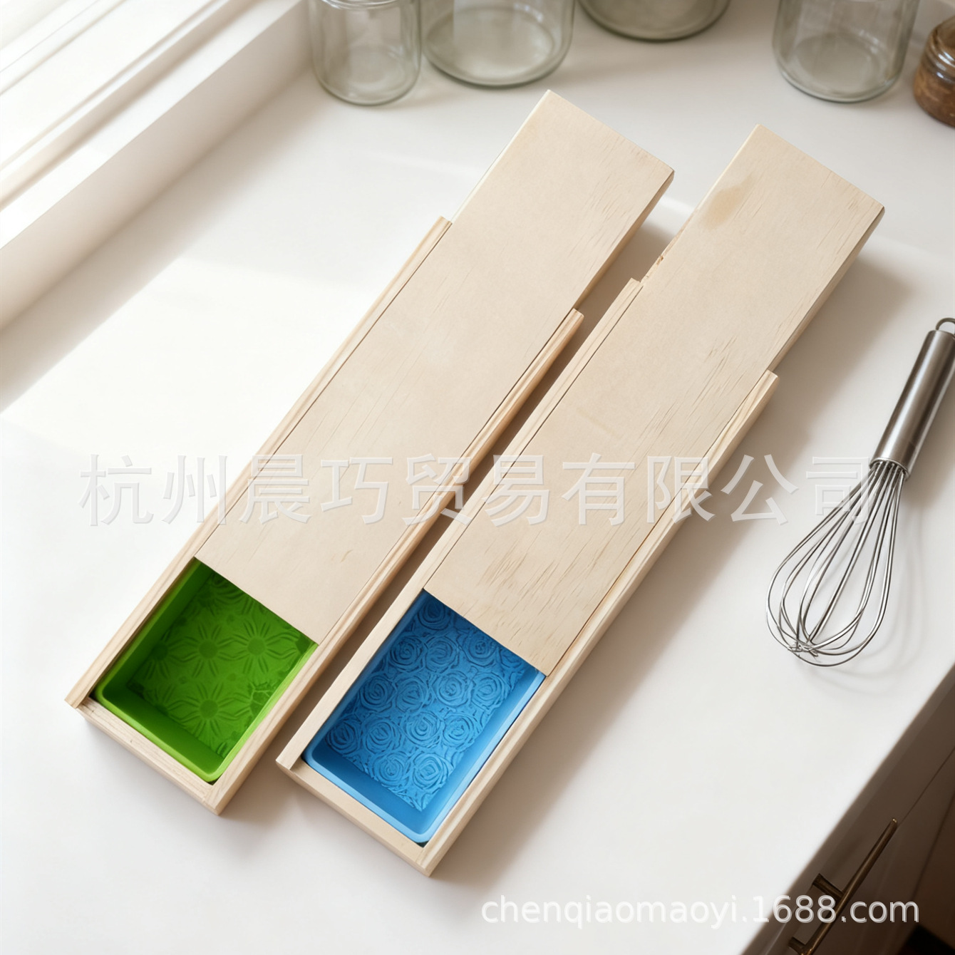 绿色昆虫3.png