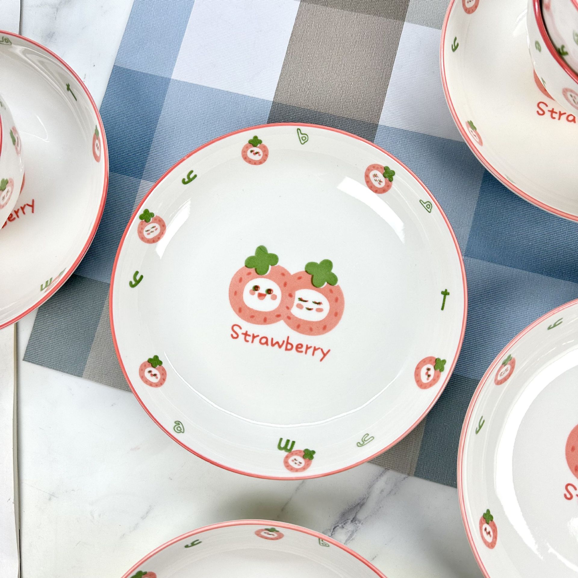 Cuenco de piedra de lluvia de cerámica Shanxi al por mayor Plato de piedra de lluvia Plato de cerámica Hogar lindo fresa Tienda de dos yuanes Puesto multifacético