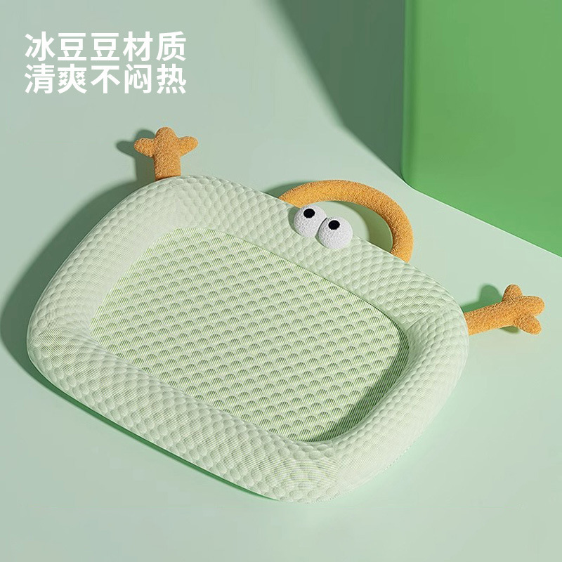 Summer Dog Mat, Non-Detachable and Washable Ice Silk Cooling Mat, Sleeping Pad for Small and Medium-Sized Pets, Ice Bean Cat Pet Bed Summer Dog Mat, Non-Detachable and Washable Ice Silk Cooling Mat, Sleeping Pad for Small and Medium-Sized Pets, Ice Bean Cat Pet Bed
