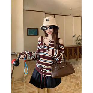 �l�y�كɼ�һ�ּ�����L��t��Ů�����OӋ�н^������Ư��¶������