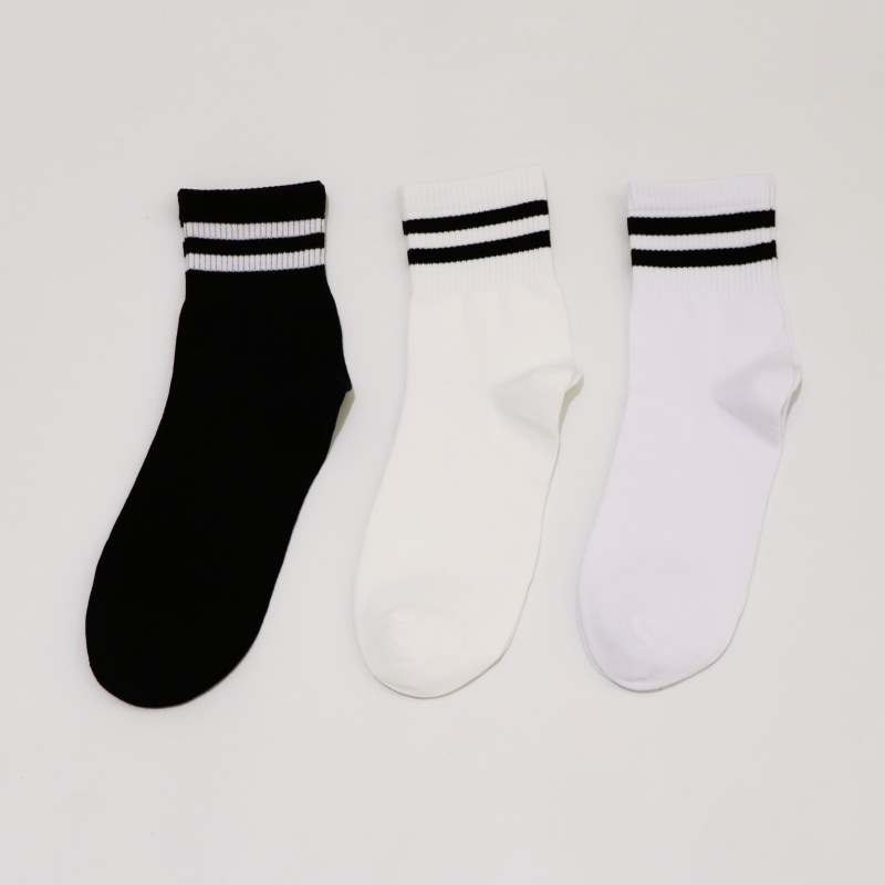 Schüler-Socken in Lagerbestand, Ganzjahres-Bestseller, Collegestyle, anti-Pilling, nahtlose Zehennaht, Baumwollsocken mit zwei Streifen, Unisex-Sportsocken