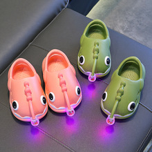 夏季儿童拖鞋防滑软底舒适可爱发光小鱼耐磨中小童卡通儿童拖鞋