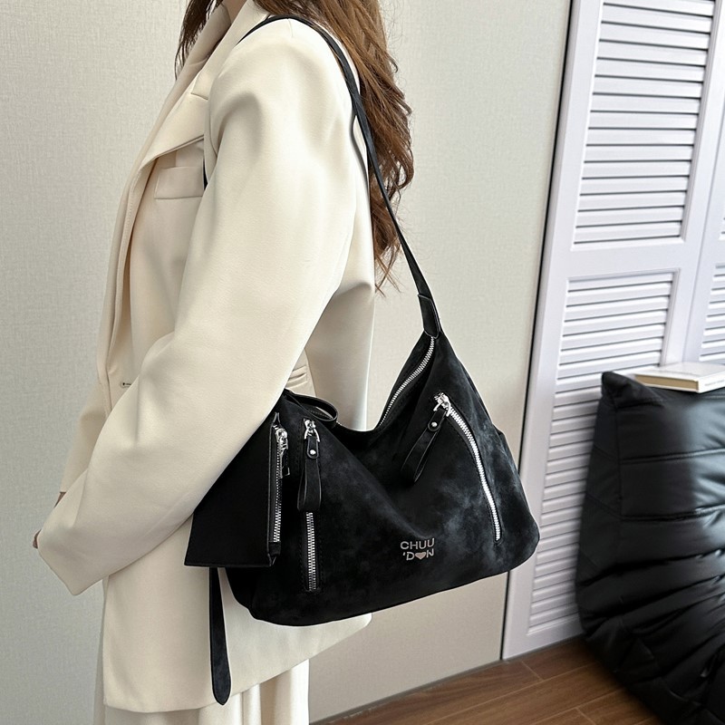 Transfronterizos de alta calidad y gran capacidad tote bag para mujeres 2025, nuevo otoño y invierno, mochila de hombro mate, bolsas de brazo de viaje