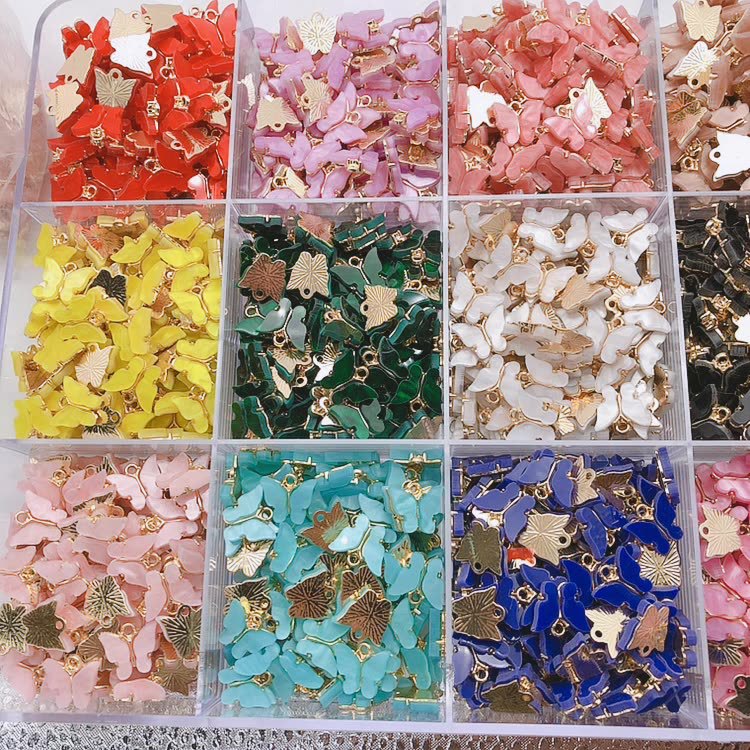 A Pack Of 30 Alloy Acrylic Colorful Butterfly Pendant DIY Jewelry Accessories Earrings Necklace display picture 1