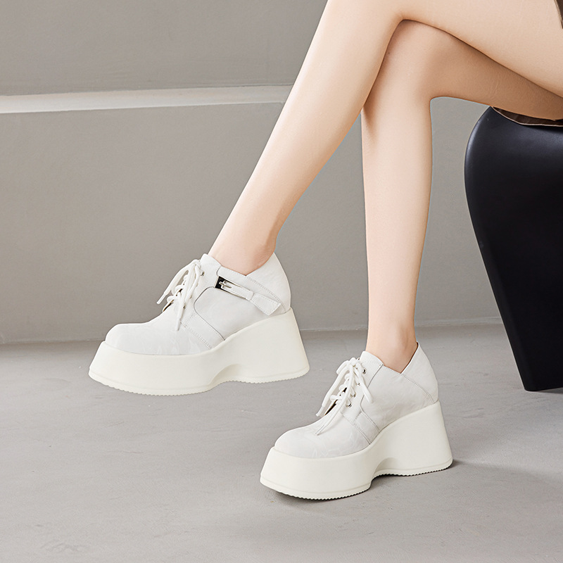Giày sneaker nữ đế dày 10 cm buộc dây phong cách bệt platform — màu đen