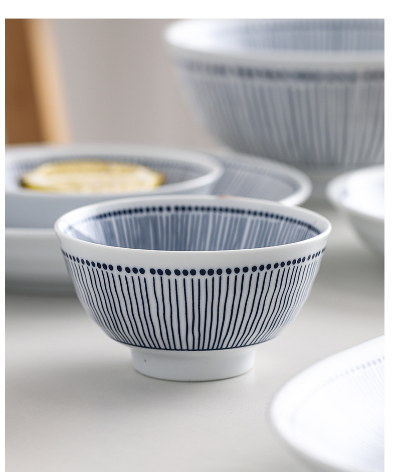 邱晓纯--蓝线条餐具_21.jpg