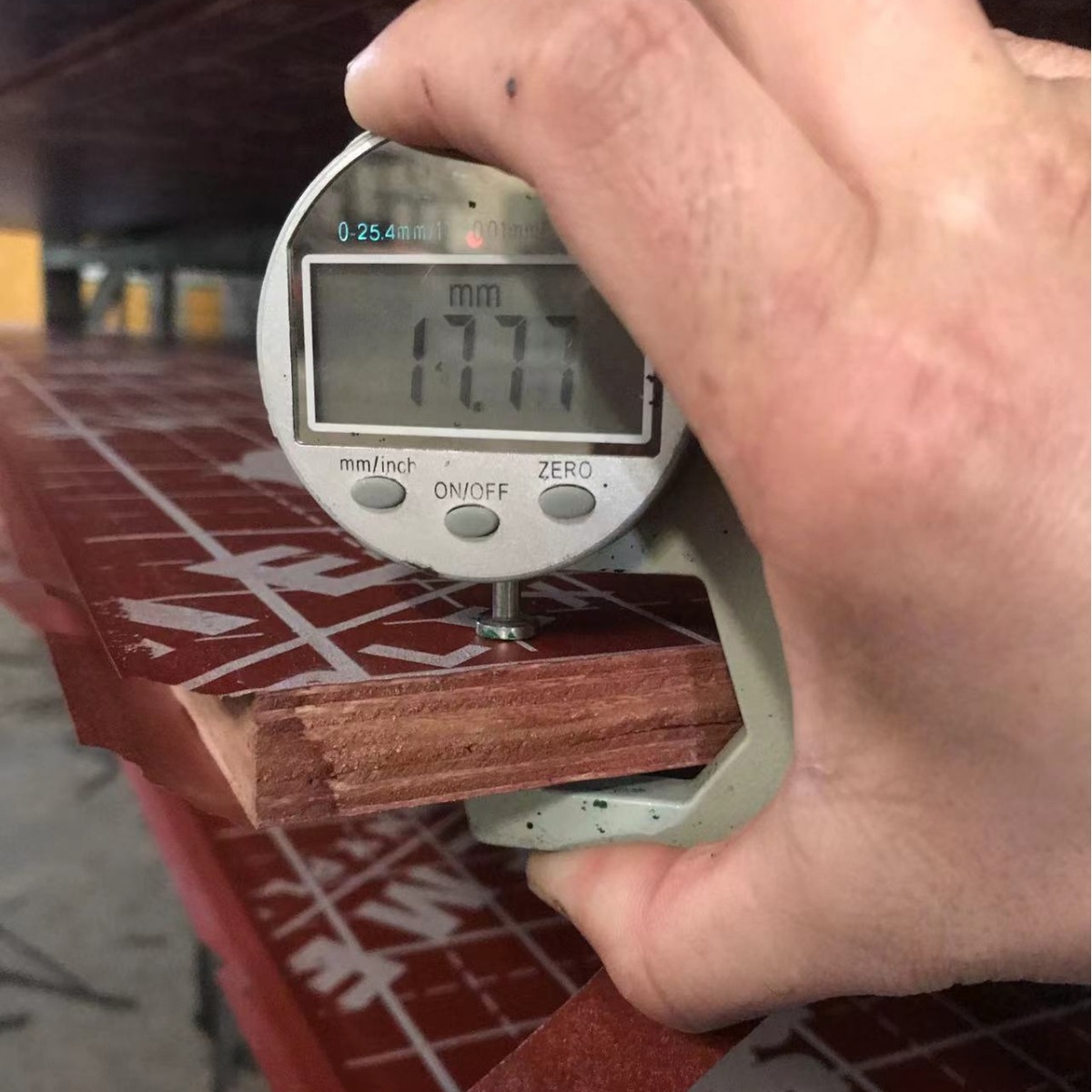 Fabricante de construcción de plantilla de revestimiento marrón al por mayor de madera contrachapada de alta calidad Tablero multicapa de 3-18mm Tablero completo de madera contrachapada