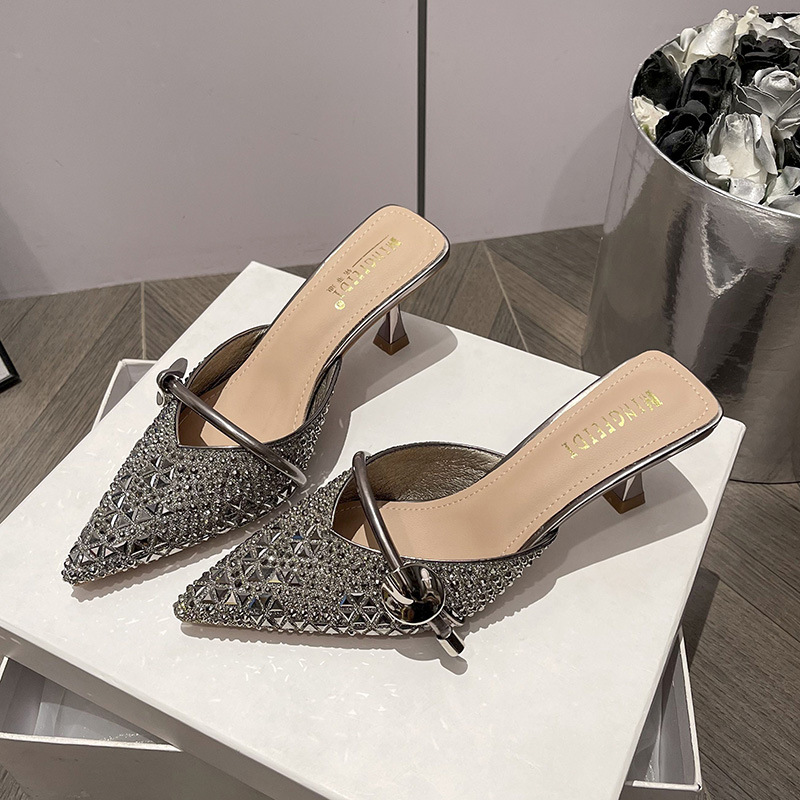 2026 nuevos tacones delgados zapatillas de tacones altos para mujeres de verano con una palabra con una cabeza de diamante de agua con zapatillas de media cabeza