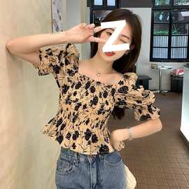 大码女装方领露锁骨上衣女夏季胖mm甜辣洋气收腰褶皱减龄别致T恤