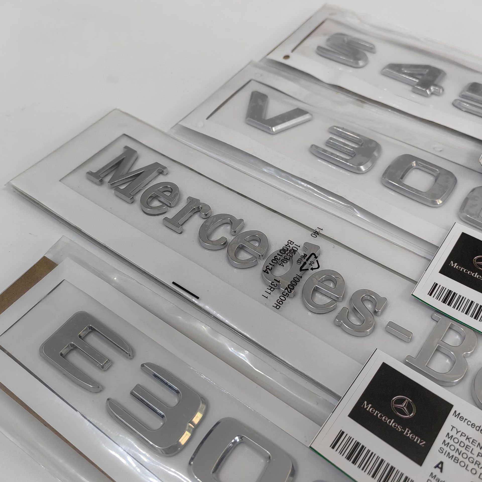 Mercedes-Benz car logo rear emblem sticker E/C-Class E300L/GLC/GLE/AMG/260L number letter emblem in English