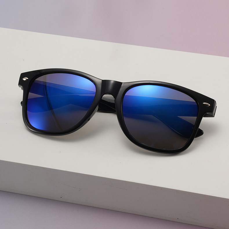 Gafas de sol retro de moda 2025, estilo caramelo con clavos de sombrilla de arroz, venta al por mayor directa de fábrica