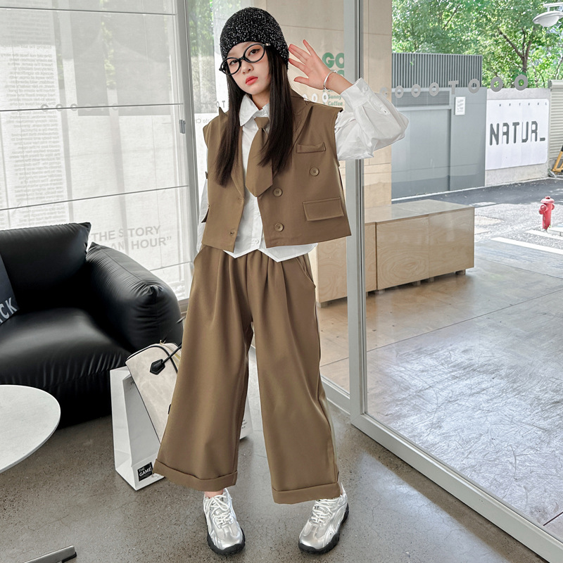 女の子の秋の服の新しいファッション 2025 新しい韓国スタイルの女の子のファッショナブルなインターネット有名人の長袖スーツベストとズボンのスーツ