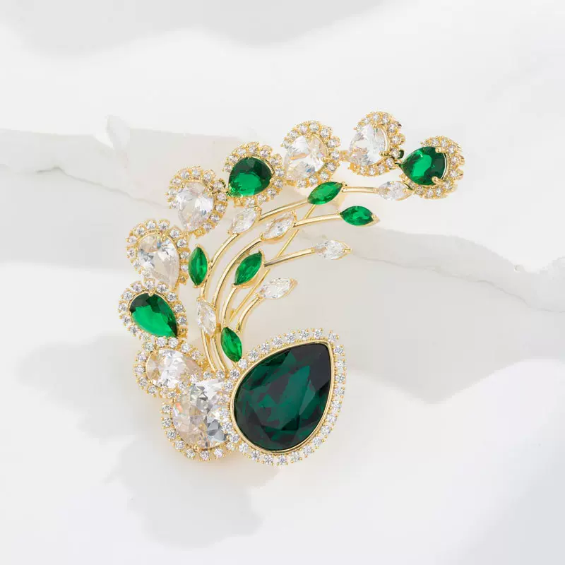 时尚奢华水滴形胸针小众设计高级感个性胸花新品优雅别针西装配饰