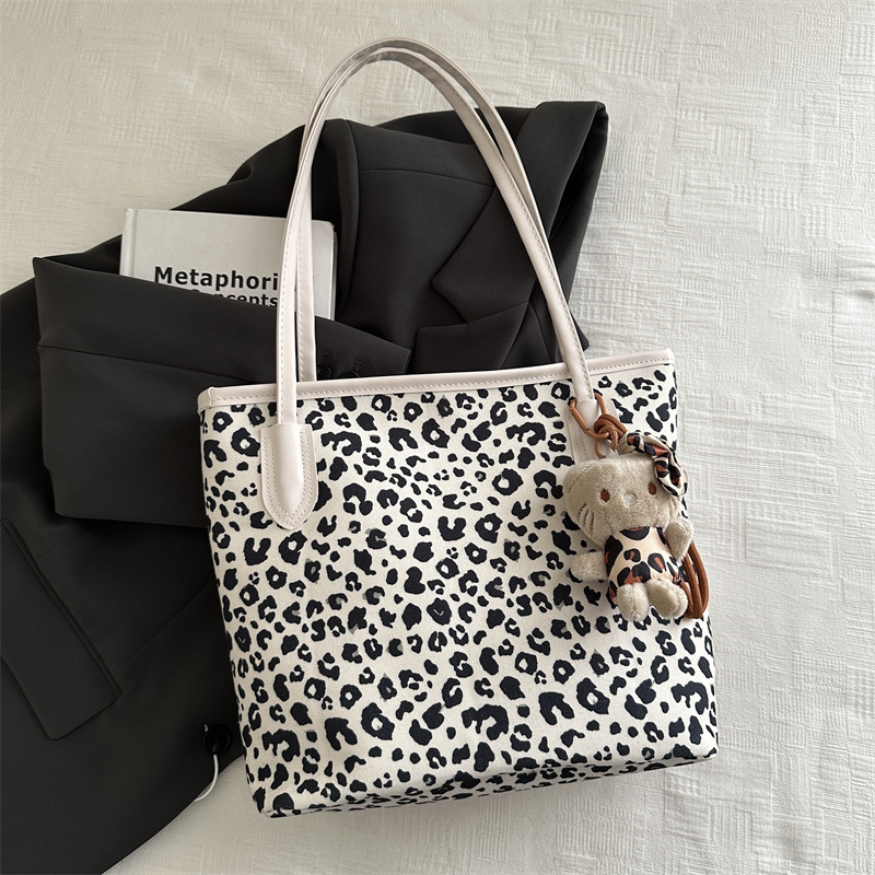 Bolso de viaje de gran capacidad en línea 2024 invierno nuevo versátil ins este año popular bolso de hombro bolso especial