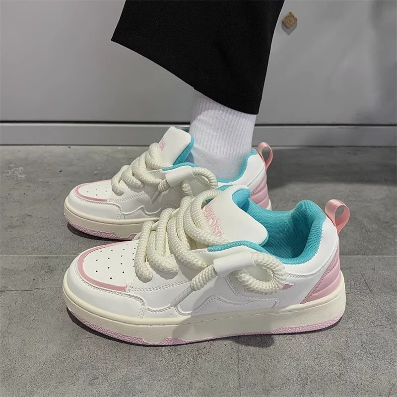 Small niche board men's casual 2024 summer new breathable and versatile ins soft soled low top bread shoes_voghion.com