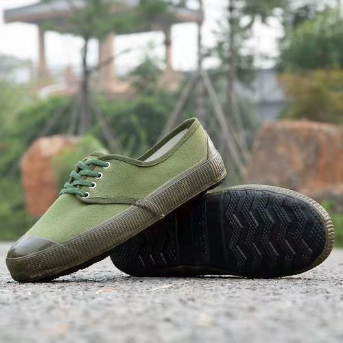 Work boots with rubber soles, high/low tops, anti-slip and wear-resistant, suitable for farmland and construction sites, lightweight and breathable, yellow rubber boots.