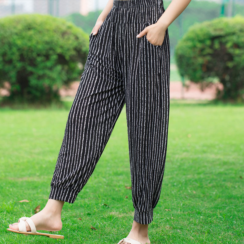 Pentalon léger en Soie glacée - Ref 3434444 Image 11