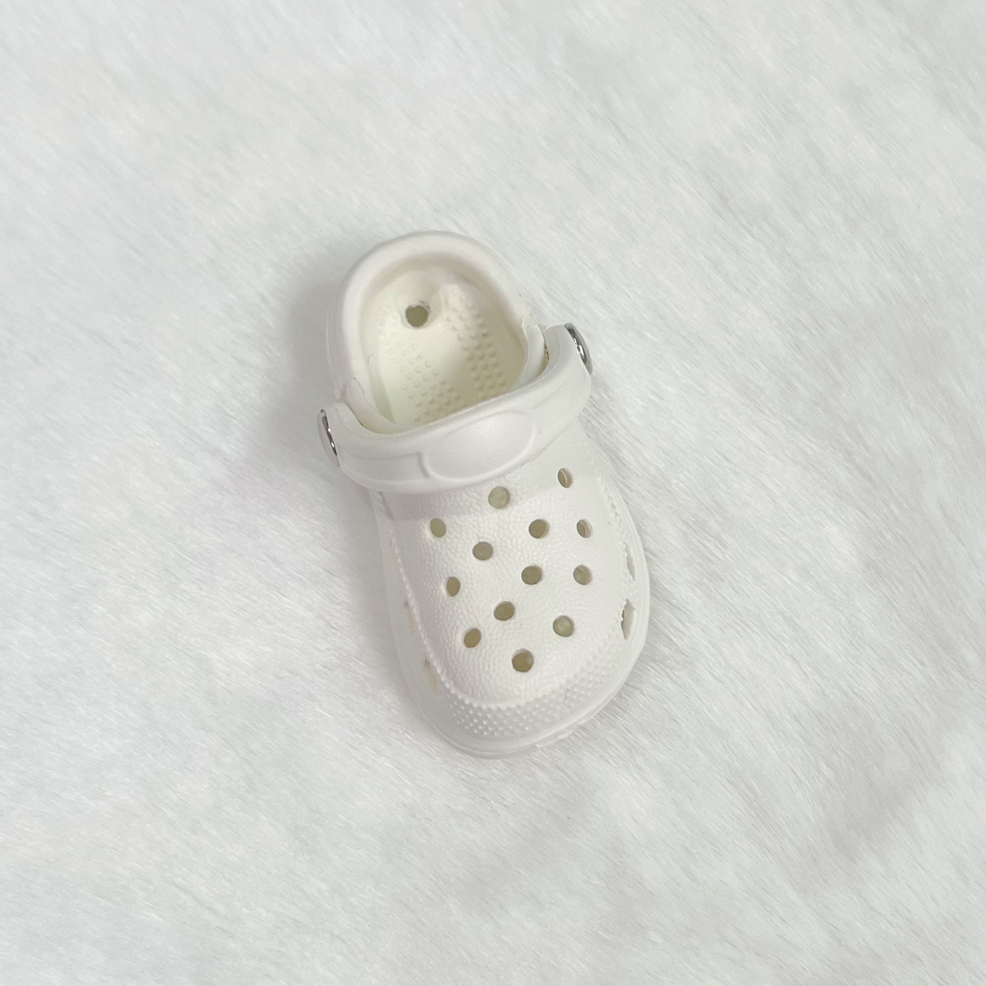 버클이 없는 흰색