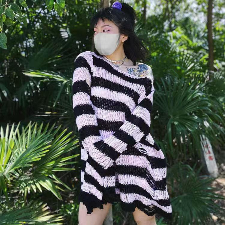 Midi Punk Diablo All-match European and American-style Ripped Tearing Sweater for Women Couple Striped Loose Niche Knitwear for Women Midi Punk Diablo All-match European and American-style Ripped Tearing Sweater for Women Couple Striped Loose Niche Knitwear for Women