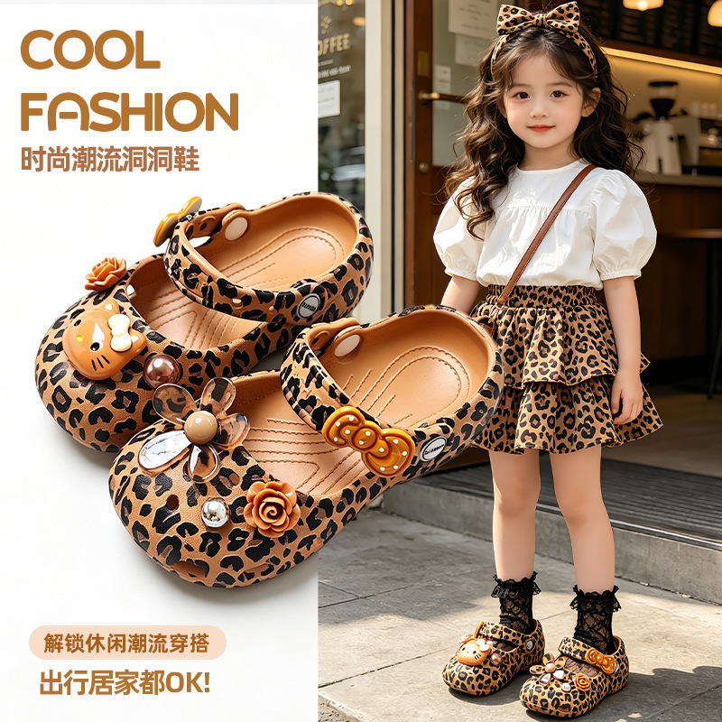 Leopard Print Ballet-Style Children's Clogs for Girls, 2026 Summer New Model, Outdoor Non-Slip Beach Closed-Toe Slippers Leopard Print Ballet-Style Children's Clogs for Girls, 2026 Summer New Model, Outdoor Non-Slip Beach Closed-Toe Slippers