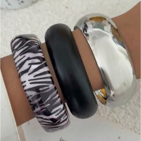European and American Cross-Border Personalized Leopard Print Square Bracelet, Light Luxury High-End Jewelry for Women, Fashionable Retro Niche Versatile Bracelet