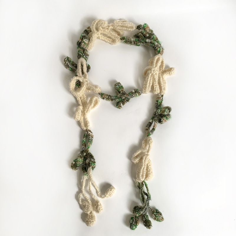 Bufandas de punto para mujeres 2025 nuevo color contrastante multifuncional lana tejida a mano ganchillo flor trenza collar original