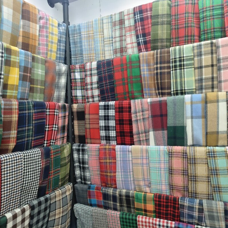 Flannel Plaid Shirt Fabric, Polyester-Cotton Brushed Jacquard Yarn-Dyed Fabric, Available from Stock, Manufacturer Flannel Plaid Shirt Fabric, Polyester-Cotton Brushed Jacquard Yarn-Dyed Fabric, Available from Stock, Manufacturer