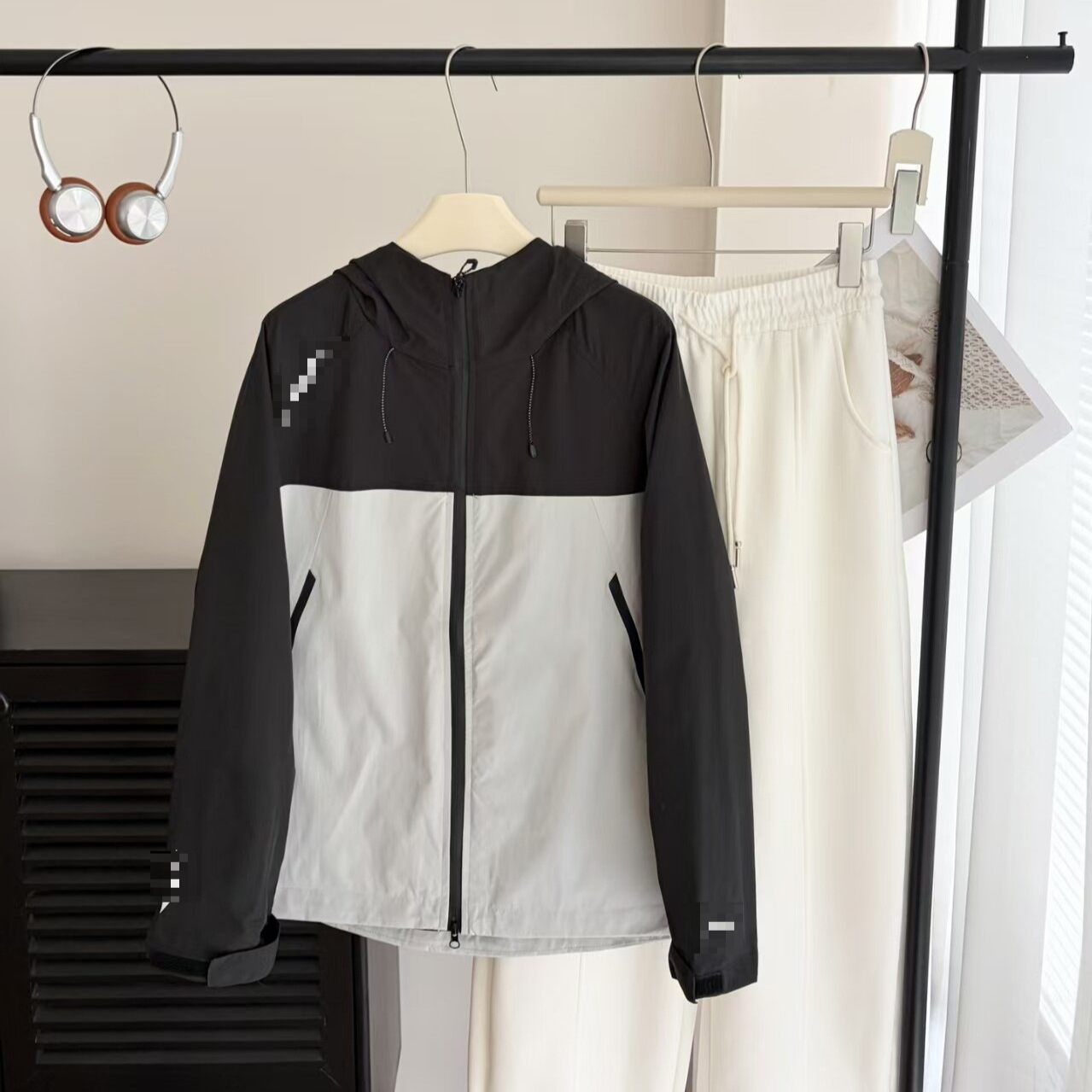 090908 Wanlongjia Couple Windbreaker