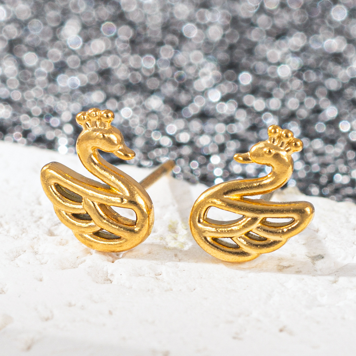 5g Weight 304 Stainless Steel Ear Needle Material 18K Gold Plated Plating Material Ear Studs Classification 1 Pair Quantity Daily Occasion Titanium Steel Material U Shape, Four Leaf Clover, Heart Shape Pattern All Seasons Season Women's Gender Elegant Style 1 Pair Elegant U Shape Four Leaf Clover Heart Shape Titanium Steel 18K Gold Plated Ear Studs 7