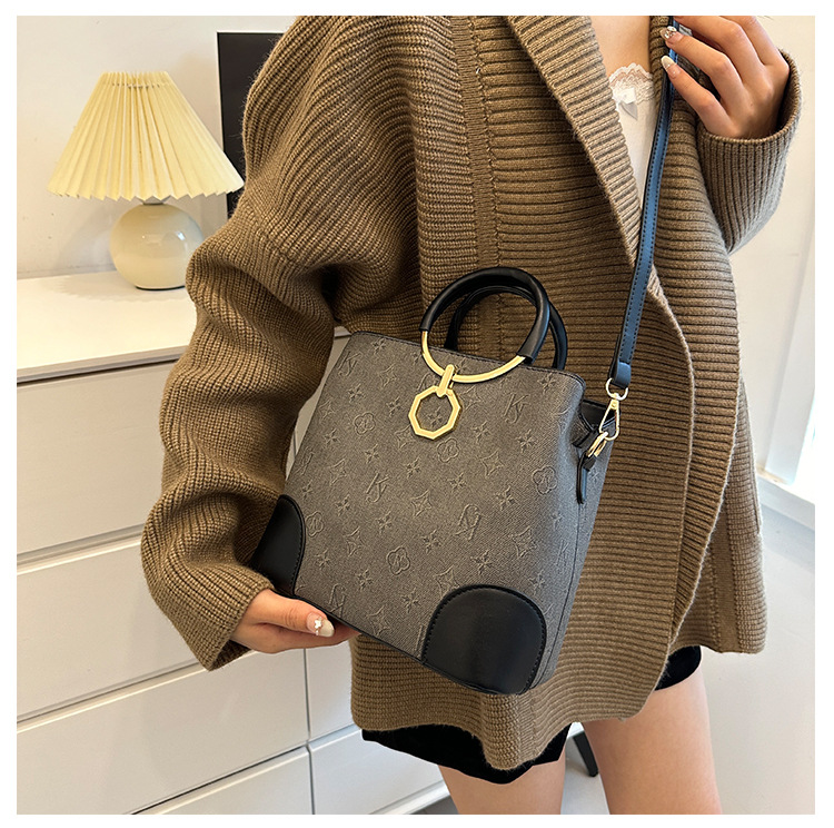 1029g Weight Polyester Lining Material Zipper Closure Type Single Shoulder Strap Strap Type Crossbody Bag Bags Type Casual, Daily, Shopping Occasion Pu Leather Material Letter Pattern All Seasons Season Women's Gender Classic Style Style Bucket Shape Women's Pu Leather Letter Classic Style Bucket Zipper Crossbody Bag 15