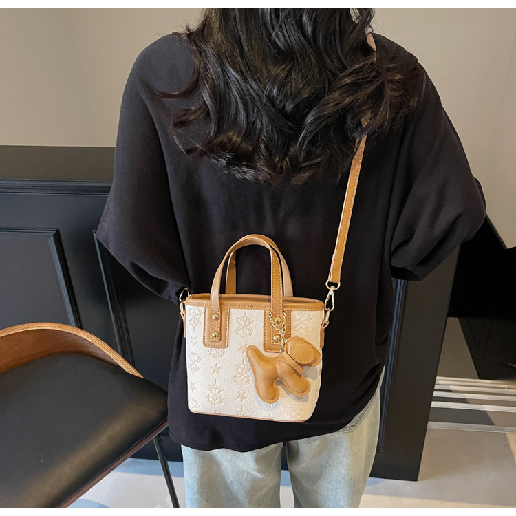 French niche fashion handbag for women, 2025 new high-end and stylish crossbody bag, casual and versatile bucket bag undefined