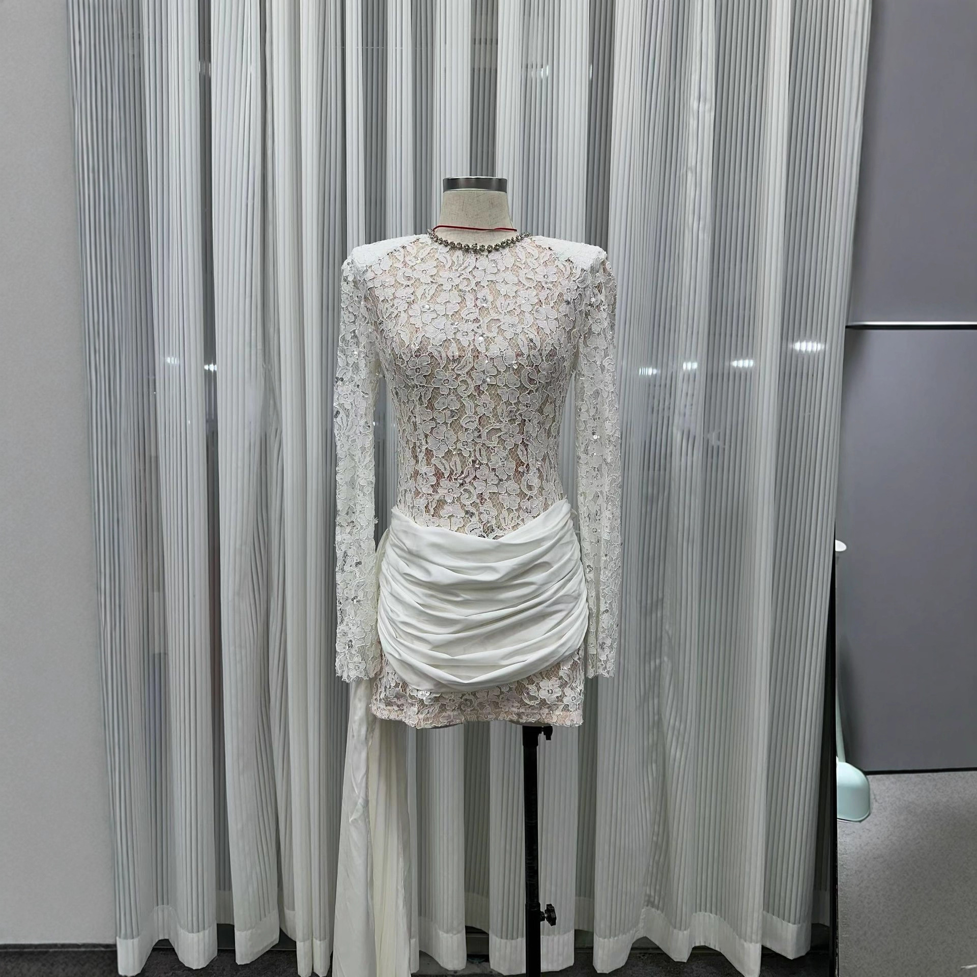 2025秋季新款圆领镶钻蕾丝拼接修身款短裙欧美性感辣妹风连衣裙女