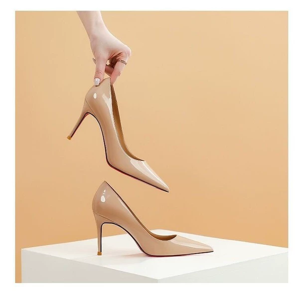 Nude patent leather 8 cm