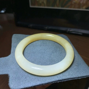 Jin Yutang Xinjiang Hetian Jade Sugar Jade Bracelet Sugar Color Beautiful Super Grease Sense Elegant Unique Lining Elegant