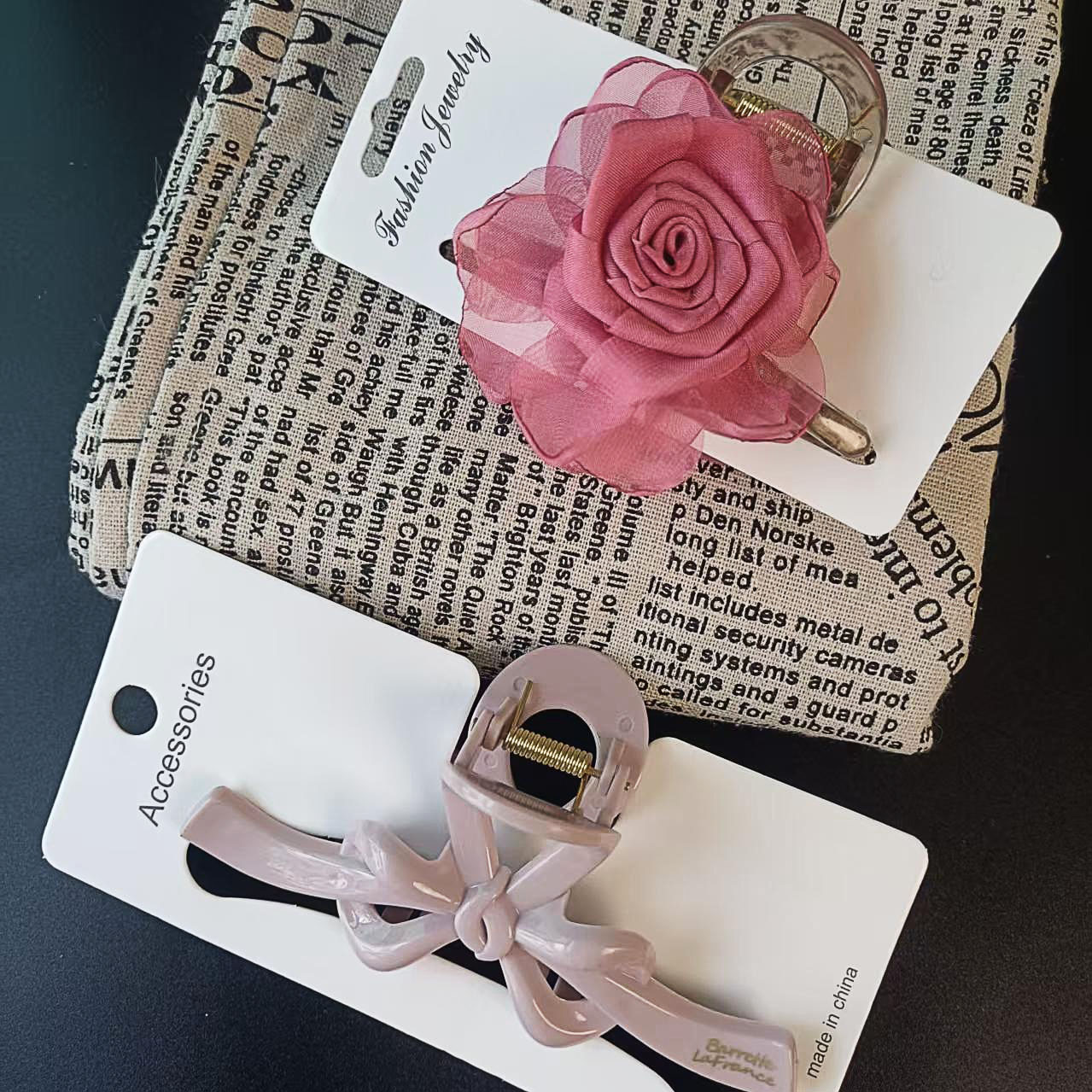 Pinzas para el Cabello, Accesorios para el Cabello, Pinzas Pequeñas Laterales, Pinzas de Pico de Pato, Pinzas para Tarjetas, Etiquetas de Exhibición de Cartón de Alta Gama en Existencia, Accesorios de Embalaje al por Mayor.
