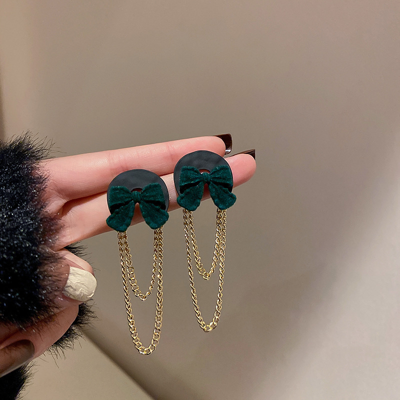 Pendientes de suministro de mercado nocturno de agujas de plata Pendientes de moda coreana en vivo Pendientes de estilo caliente Pendientes de lujo ligero Mujeres de alta gama