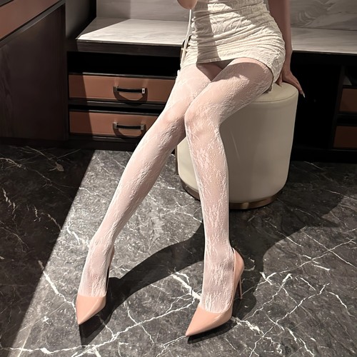 Japanese-style white lace fishnet stockings, Instagram-inspired floral vine socks, vintage vine-and-flower patterned pantyhose—women's black, ultra-thin version