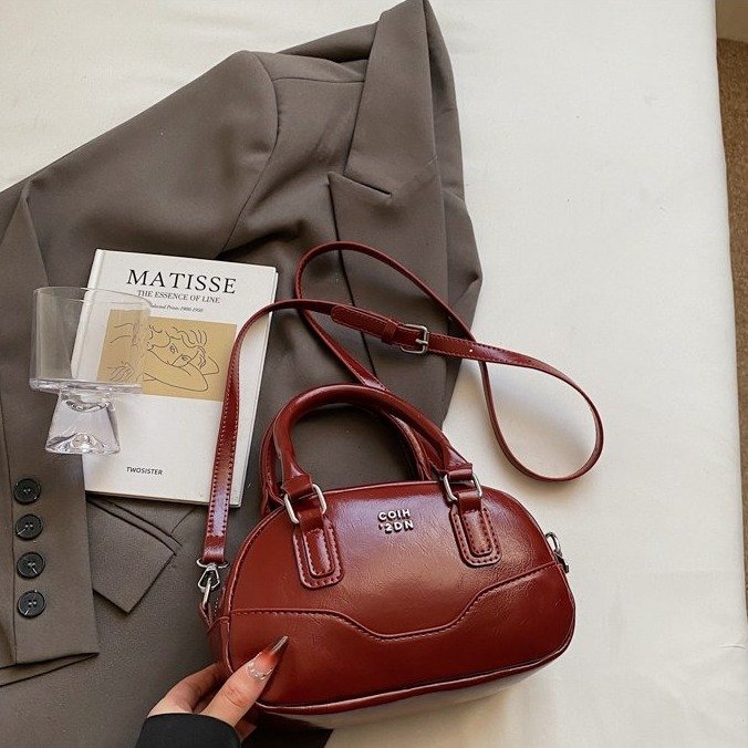 Perseguir la excelencia, un bolso femenino dedicado a las mujeres elegantes