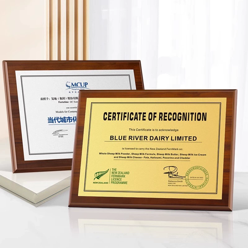 Агент по изготовлению медалей, авторизованный к производству деревянных табличек, бронзовых наград, почетных наград, табличек из орехового дерева и наградных премий на заказ.