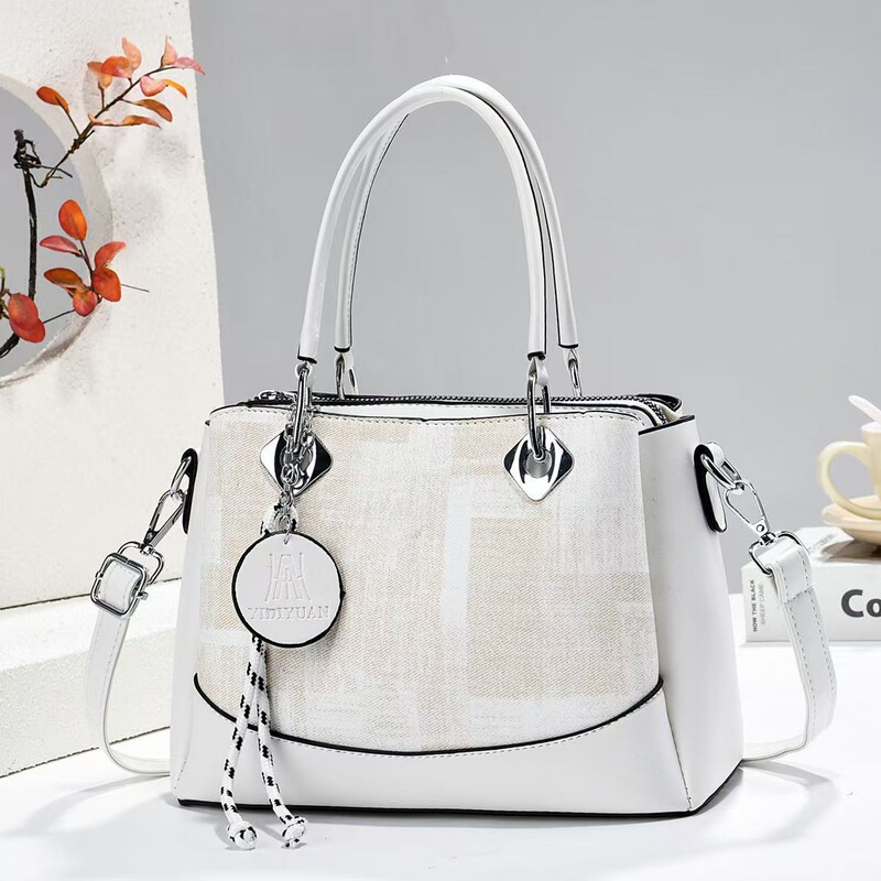2026 New Retro Plaid Patchwork Tote Bag for Women, Light Luxury Commuter Large Capacity Shoulder Crossbody Bag Wholesale