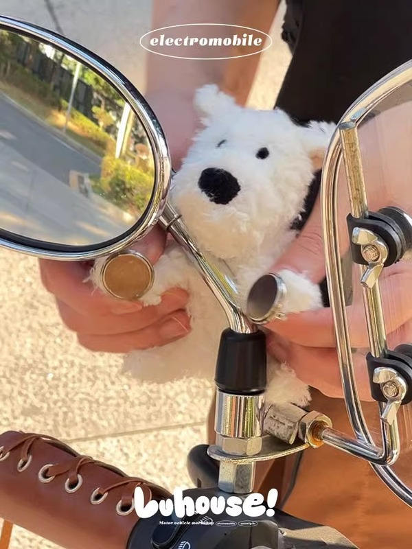 かわいい西高地の犬の磁気はオートバイの装飾の部品のかわいい電動車の自転車を吸い込みます。|undefined