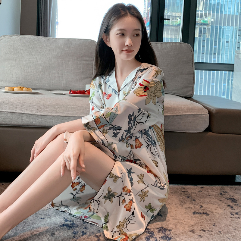 Spring and Autumn Pajamas Women's Pajamas Summer Summer Silk Ice Silk Short-sleeved Cardigan Shirt Long Imitation Silk dress Spring and Autumn Pajamas Women's Pajamas Summer Summer Silk Ice Silk Short-sleeved Cardigan Shirt Long Imitation Silk dress