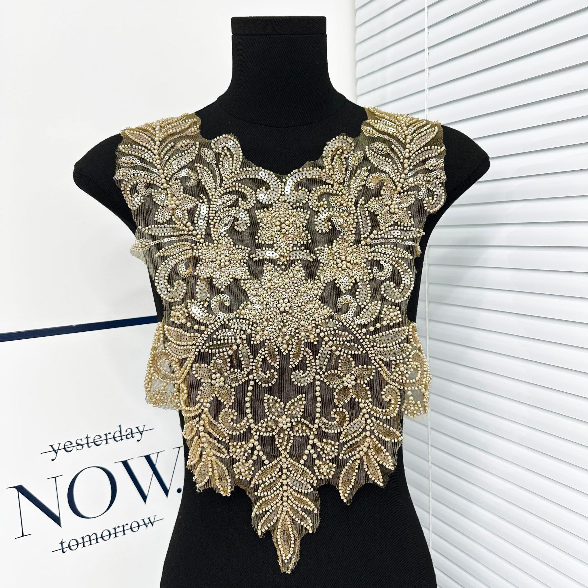 Nuevo encaje hueco estereoscópico bordado a mano falso cuello delantero esquinilla perla decoración exquisita vestido vestido vestido de baile image 5