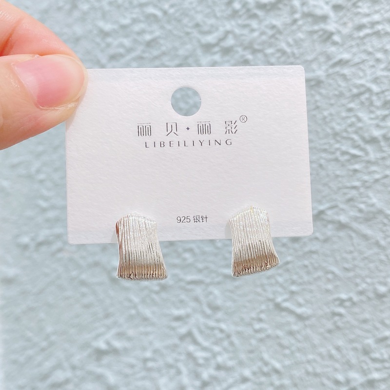 Liyin/Libeliying 金メッキシリーズフラワーインレイ多用途高品質気質トレンディファッション絶妙なイヤリング|undefined
