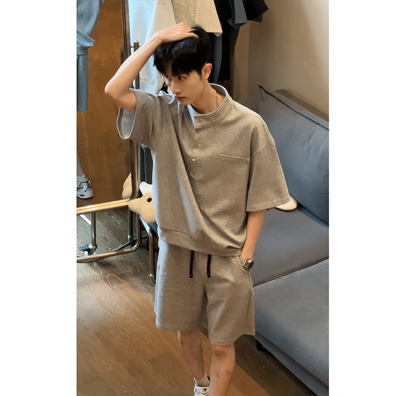 Gray Polo Shirt and Five-Point Shorts Set for Men, Summer Salt Style, Niche Non-Contrasting Old Money Style Two-Piece Set